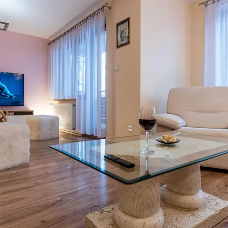 Spora 公寓 新塔尔格